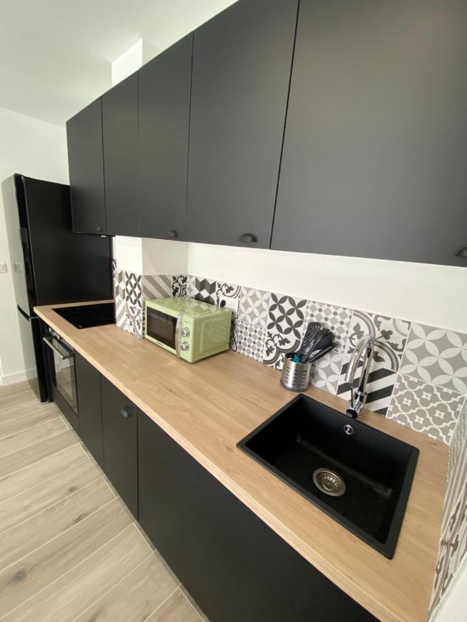 Ajaccio Magnifique T2 37M2 Centre Ville Vue Mer Au Bord De La Plage Neuf 4 Couchages Balcon Parking Prive Ferme Clim Wifi Eksteriør billede
