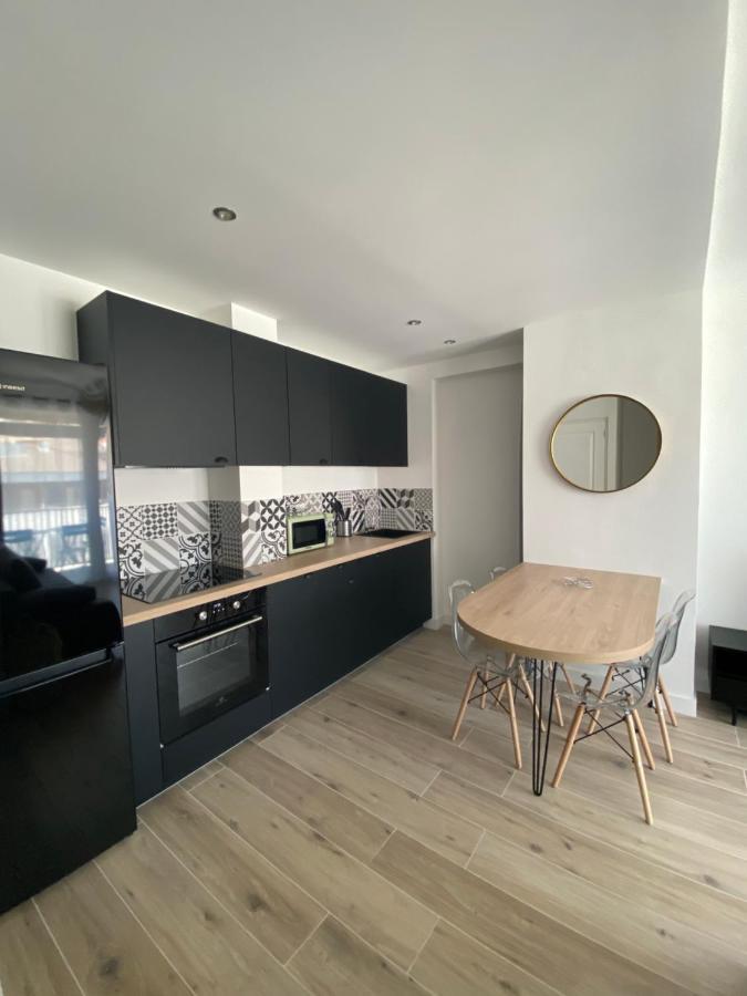 Ajaccio Magnifique T2 37M2 Centre Ville Vue Mer Au Bord De La Plage Neuf 4 Couchages Balcon Parking Prive Ferme Clim Wifi Eksteriør billede
