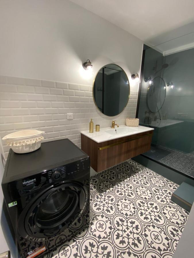 Ajaccio Magnifique T2 37M2 Centre Ville Vue Mer Au Bord De La Plage Neuf 4 Couchages Balcon Parking Prive Ferme Clim Wifi Eksteriør billede