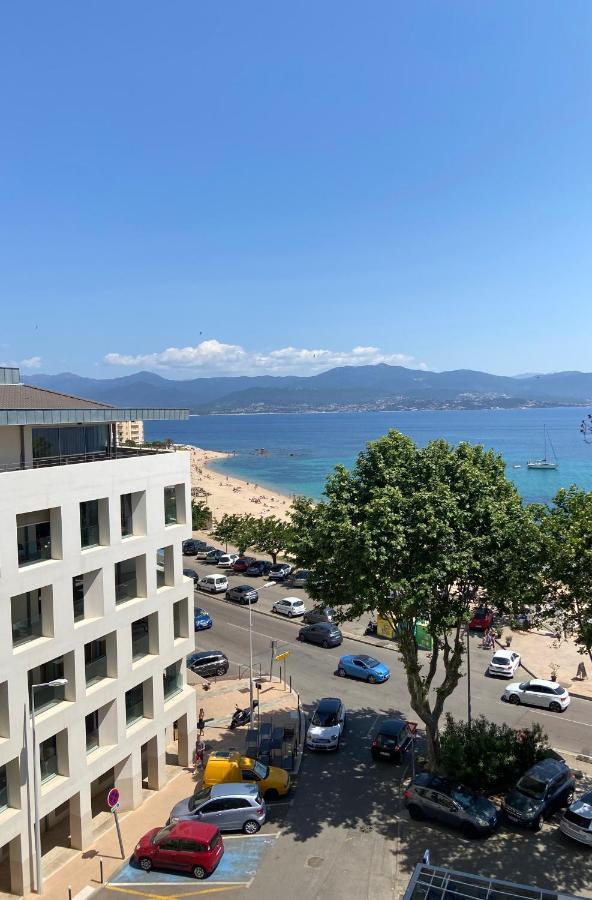 Ajaccio Magnifique T2 37M2 Centre Ville Vue Mer Au Bord De La Plage Neuf 4 Couchages Balcon Parking Prive Ferme Clim Wifi Eksteriør billede